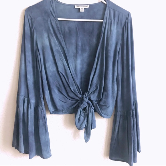 American Eagle Bell sleeve plunging front tie top - Picture 2 of 8